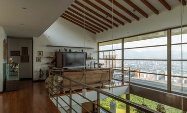 SE VENDE CASA EN SABANETA LOMA SAN JUDAS SUBIENDO DETRAS DE LA VAQUITA
