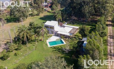 Casa de Categoria sobre el Rio - Sauce Viejo