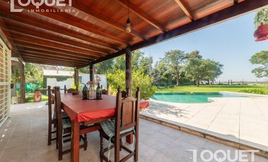 Casa de Categoria sobre el Rio - Sauce Viejo
