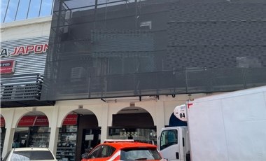 LOCAL / VIA ESPAÑA / FRENTE AL METRO IGLESIA DEL CARMEN / 2 NIVELES