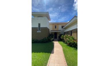 Se vende hermosa residencia en Tucan Country Club & Residences