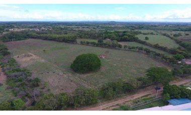 VENTA DE TERRERO EN AGUADULCE TOTALMENTE PLANO a 60 x mt2 NEGOCIABLE