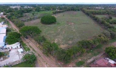 VENTA DE TERRERO EN AGUADULCE TOTALMENTE PLANO a 60 x mt2 NEGOCIABLE