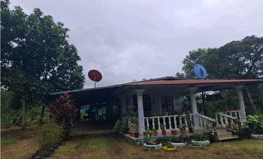 VENDO CASA CON LOTE EN  CHIRIQUI SANTO DOMINGO