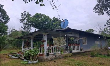 VENDO CASA CON LOTE EN  CHIRIQUI SANTO DOMINGO