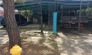 SE ALQUILA CASA COMERCIAL EN MONTE OSCURO $1200!!