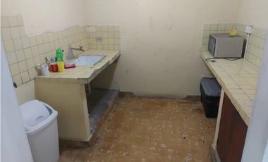 SE ALQUILA CASA COMERCIAL EN MONTE OSCURO $1200!!