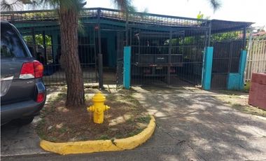 SE ALQUILA CASA COMERCIAL EN MONTE OSCURO $1200!!