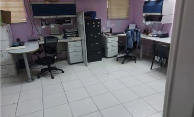 SE ALQUILA CASA COMERCIAL EN MONTE OSCURO $1200!!