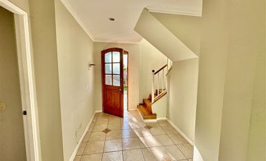 Casa en Arriendo en Sendero Jardín Oriente 2810