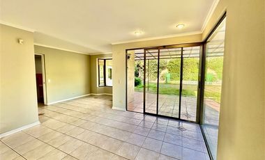 Casa en Arriendo en Sendero Jardín Oriente 2810