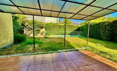 Casa en Arriendo en Sendero Jardín Oriente 2810
