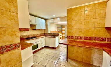 Casa en Arriendo en Sendero Jardín Oriente 2810