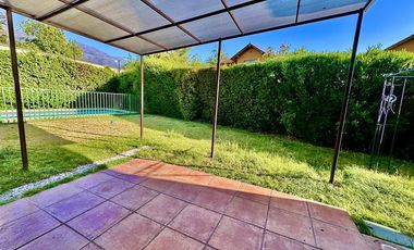 Casa en Arriendo en Sendero Jardín Oriente 2810