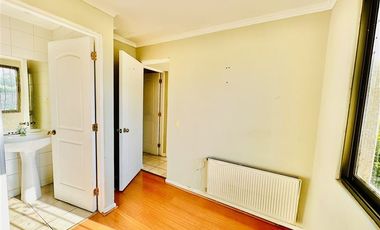 Casa en Arriendo en Sendero Jardín Oriente 2810