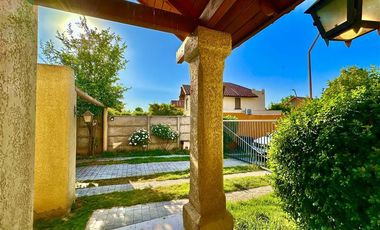 Casa en Arriendo en Sendero Jardín Oriente 2810