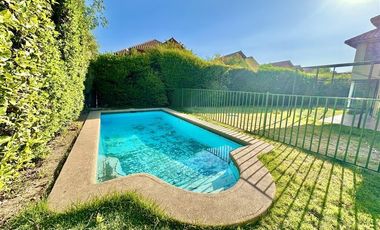 Casa en Arriendo en Sendero Jardín Oriente 2810
