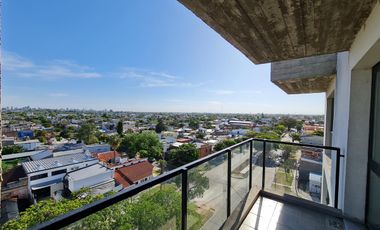 SEMIPISO ALTO, LUMINOSO Y AMPLIO, EXCELENTE RELACION PRECIO CALIDAD   TERRAZA COMUN CON ASADOR