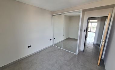 SEMIPISO ALTO, LUMINOSO Y AMPLIO, EXCELENTE RELACION PRECIO CALIDAD   TERRAZA COMUN CON ASADOR