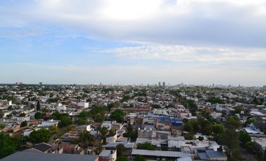 SEMIPISO ALTO, LUMINOSO Y AMPLIO, EXCELENTE RELACION PRECIO CALIDAD   TERRAZA COMUN CON ASADOR