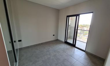 SEMIPISO ALTO, LUMINOSO Y AMPLIO, EXCELENTE RELACION PRECIO CALIDAD   TERRAZA COMUN CON ASADOR