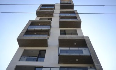 SEMIPISO ALTO, LUMINOSO Y AMPLIO, EXCELENTE RELACION PRECIO CALIDAD   TERRAZA COMUN CON ASADOR