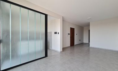 SEMIPISO ALTO, LUMINOSO Y AMPLIO, EXCELENTE RELACION PRECIO CALIDAD   TERRAZA COMUN CON ASADOR