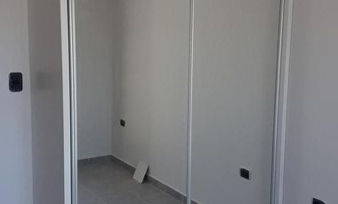 SEMIPISO ALTO, LUMINOSO Y AMPLIO, EXCELENTE RELACION PRECIO CALIDAD   TERRAZA COMUN CON ASADOR