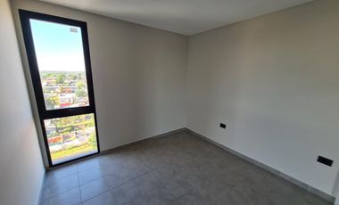 SEMIPISO ALTO, LUMINOSO Y AMPLIO, EXCELENTE RELACION PRECIO CALIDAD   TERRAZA COMUN CON ASADOR