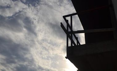 SEMIPISO ALTO, LUMINOSO Y AMPLIO, EXCELENTE RELACION PRECIO CALIDAD   TERRAZA COMUN CON ASADOR