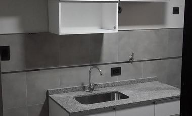 SEMIPISO ALTO, LUMINOSO Y AMPLIO, EXCELENTE RELACION PRECIO CALIDAD   TERRAZA COMUN CON ASADOR