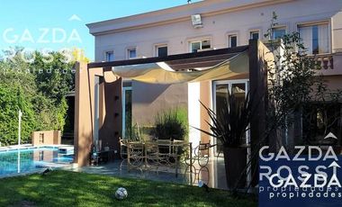 Imponente casa a la VENTA en Solar del bosque