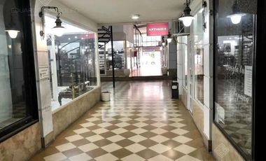 Local en galería Las Tejas-  Lanus Este