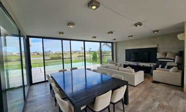 Casa en Círculo Hebreo