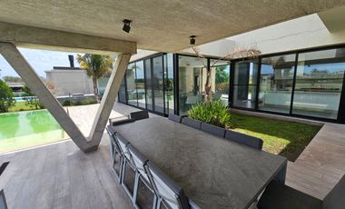 Casa en Círculo Hebreo