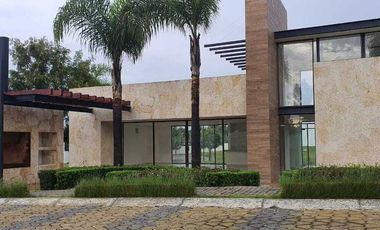 En venta 2 lotes en Lomas de Angelópolis, San Andrés Cholula, Puebla.