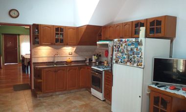 VENTA DE CHALET 4 AMBIENTES