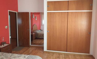 VENTA DE CHALET 4 AMBIENTES