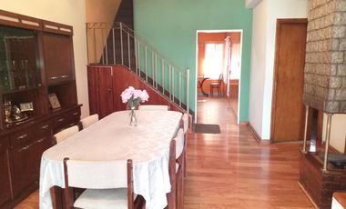 VENTA DE CHALET 4 AMBIENTES