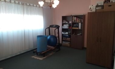 VENTA DE CHALET 4 AMBIENTES