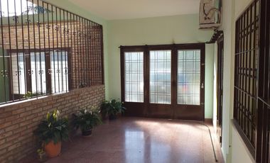 VENTA DE CHALET 4 AMBIENTES
