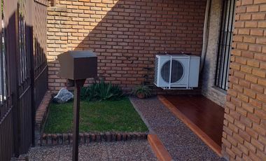 VENTA DE CHALET 4 AMBIENTES