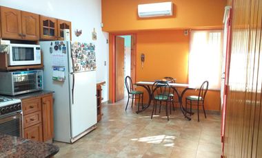 VENTA DE CHALET 4 AMBIENTES