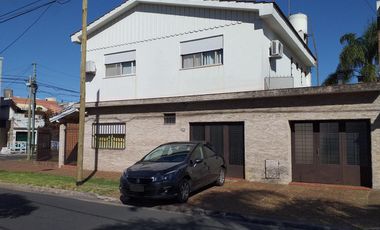 VENTA DE CHALET 4 AMBIENTES