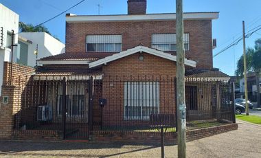 VENTA DE CHALET 4 AMBIENTES