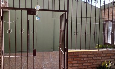 VENTA DE CHALET 4 AMBIENTES