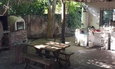 Casa en venta - 2 Dormitorios 1 Baño - 670Mts2 - Burzaco