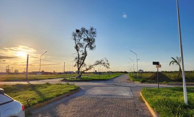 Terreno en Alvear con Construcción
