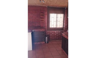 SE VENDE LINDA Y ACOGEDORA CASA CON AMPLIO TERRENO EN HORCON