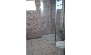 SE VENDE LINDA Y ACOGEDORA CASA CON AMPLIO TERRENO EN HORCON